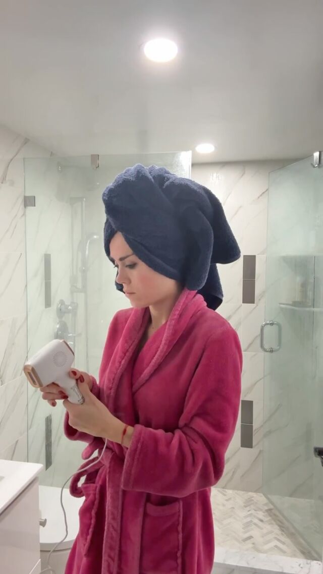 Sunday morning in 20 seconds Comment SHOP below to receive a DM with the link to shop this post on my LTK ⬇ https://liketk.it/5cf2E #ltkwatchnow #ltkstyletip #ltkbeauty #sunday #morning #morningroutines #grwm