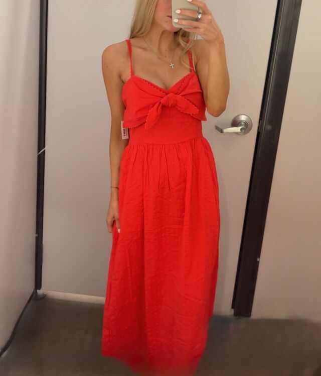 A moment for the dress. Less than $25 on sale and perfect for Mother’s Day. Comes in multiple colors and patterns! Comment SHOP below to receive a DM with the link to this post on my LTK ⬇ https://liketk.it/5cJOr #ltksalealert #ltkfindsunder50 #ltkstyletip